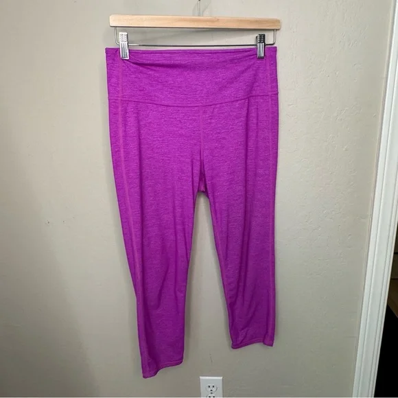 ATHLETA Chaturanga Athletic Capri Tights Leggings Magenta Style# 212387-02 Yoga - Picture 3 of 11